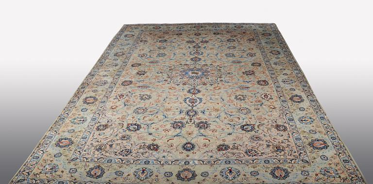 A CARPET, Kashan 450 x 315 cm.