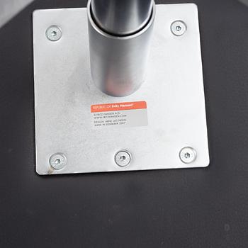 Arne Jacobsen, a pair of "Swan" armchairs, Fritz Hansen, Denmark, 2007.