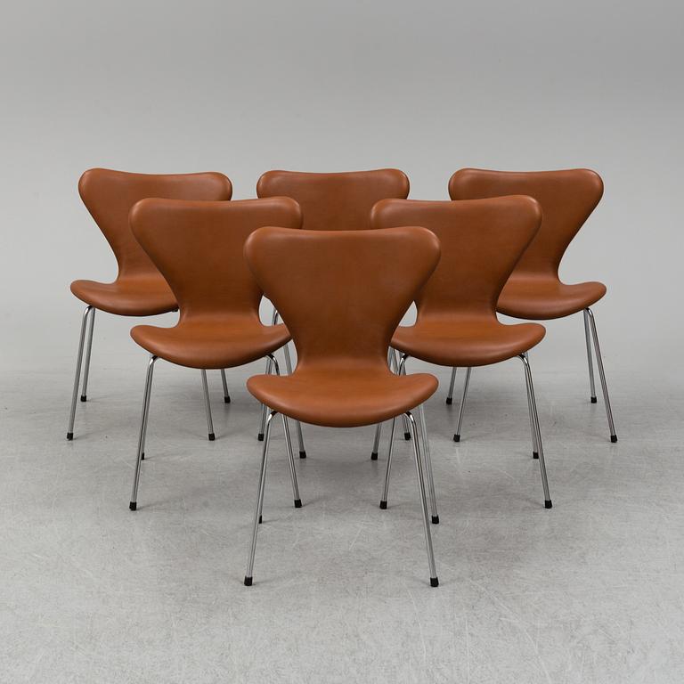 ARNE JACOBSEN, six leather 'Series 7' chairs, Fritz Hansen, Denmark.