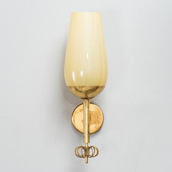 Paavo Tynell, a mid-20th-century wall light for Taito / Idman.