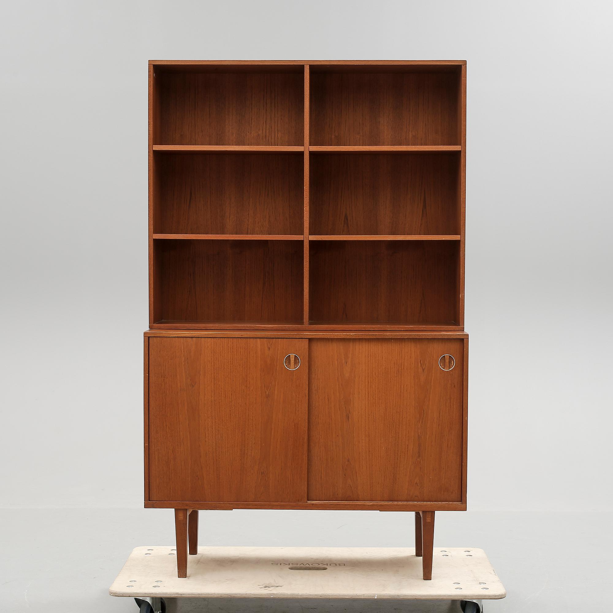 SIDEBOARD/SKÅP/BOKHYLLA, teak och teakfanér. Bräntorps. 1960-tal.