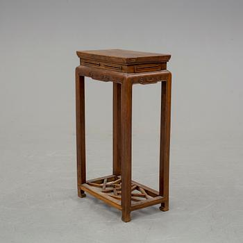 BORD, Kina, 1900-talets första hälft.