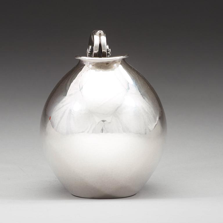Johan Rohde, kanna, Georg Jensen, Köpenhamn 1933-44, design nr 653, sterling.