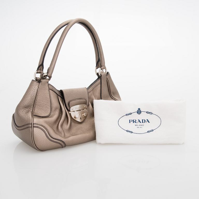 Prada, laukku.
