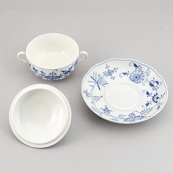 Meissen, servisdelar, 23 st, porslin, "Zwiebelmuster/Lökmönstret", Tyskland.