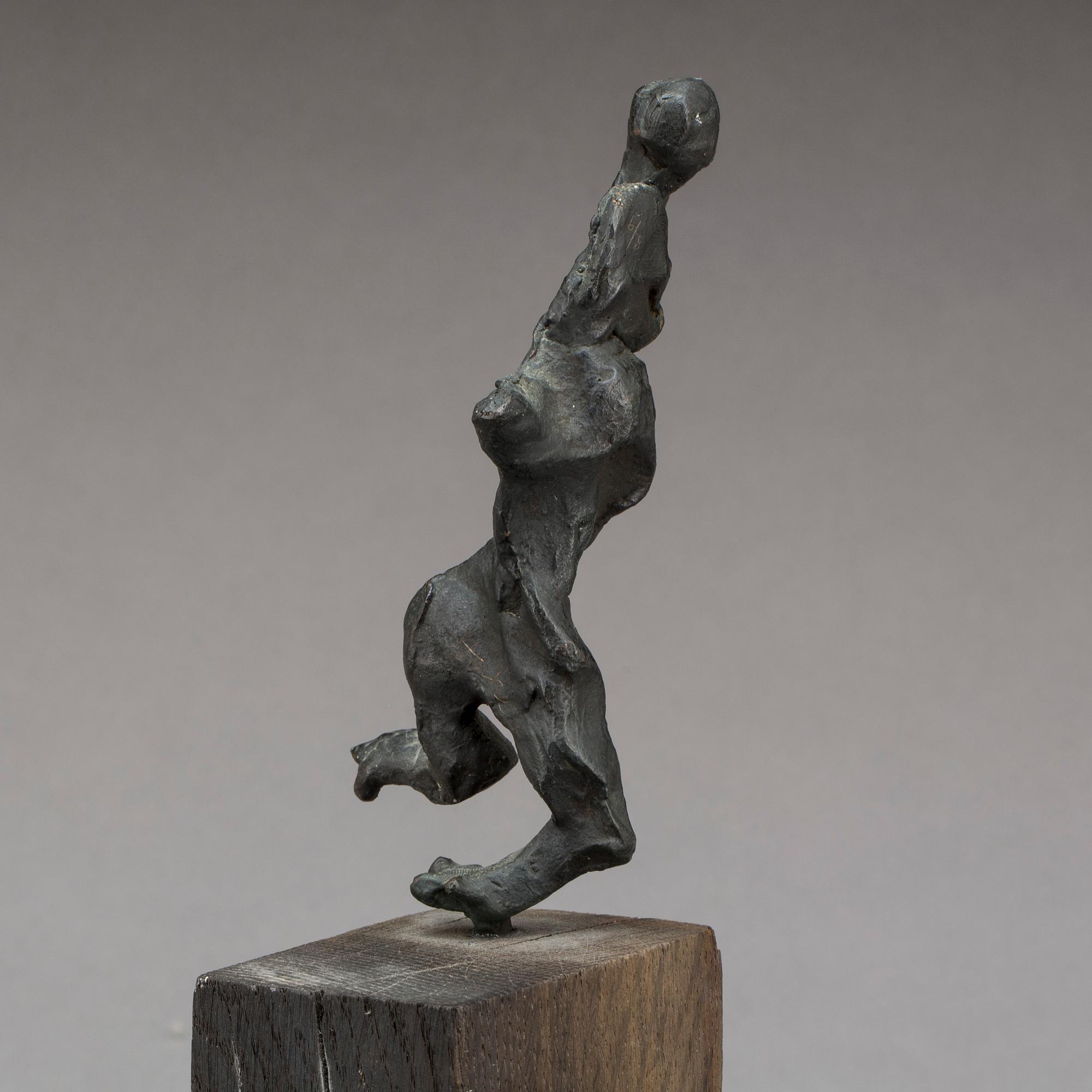 CLAES HAKE, brons skulptur, signerad.