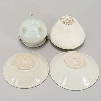 A group of white glazed ceramics, South East Asia, 16th/15th Century.