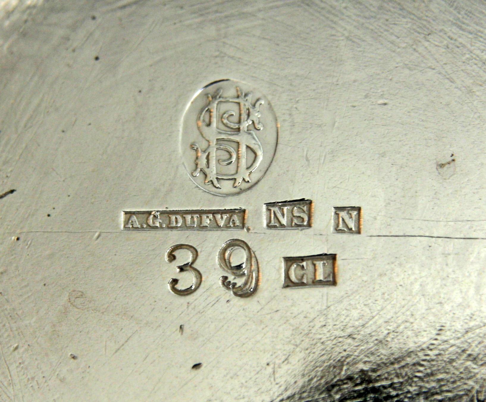 KAFFEKANNA och GRÄDDKANNA, nysilver. AG Dufva, nyrokoko.