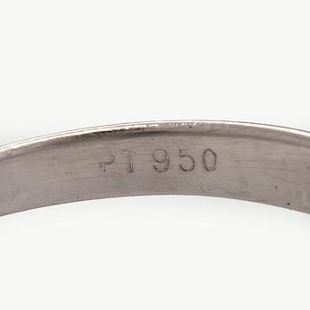 Ring, solitär, platina med briljantslipad diamant.