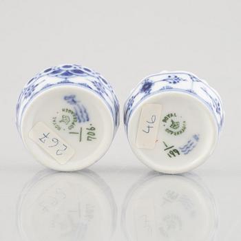 A group of five "Blue fluted" / "Musselmalet riflet" porcelain salt cellars, Royal Copenhagen, 1898-1923 and later.