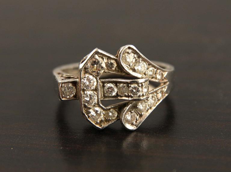 RING, platina med diamanter tot ca 0,82 ct. 1949.