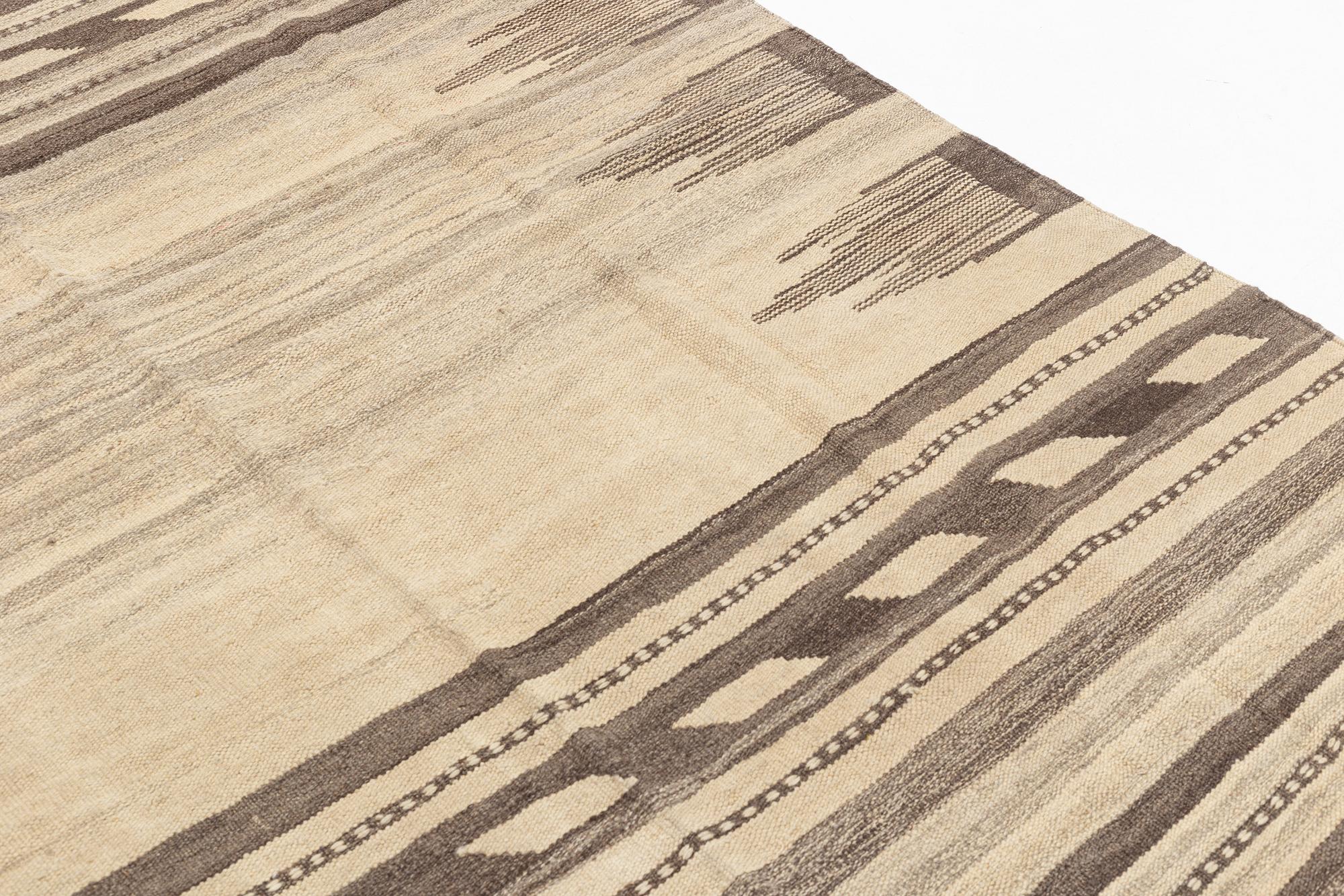 A persian kilim, ca 300 x 200 cm.