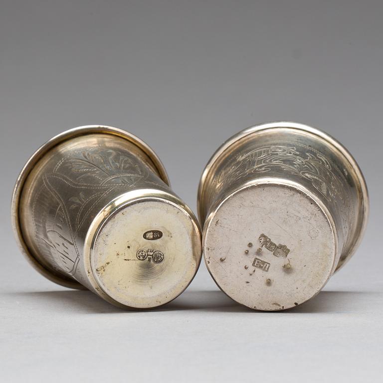 BÄGARE, 2 st, silver, sannol Andrej Antonowitsch Kowalskij 1827-1856/okänd, 1900-talets början, Ryssland, tot vikt 88 g.