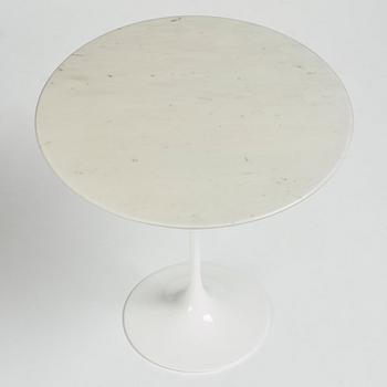 Eero Saarinen, a "Tulip" table for Knoll International, 1960-70's.