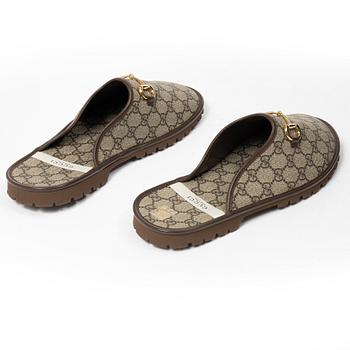 Gucci, tofflor, storlek 11.