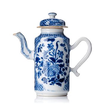 A blue and white tea pot with cover, Qing dynasty, Qianlong (1736-95).