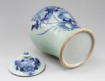 URNA, porslin, Kina, 1800-tal.