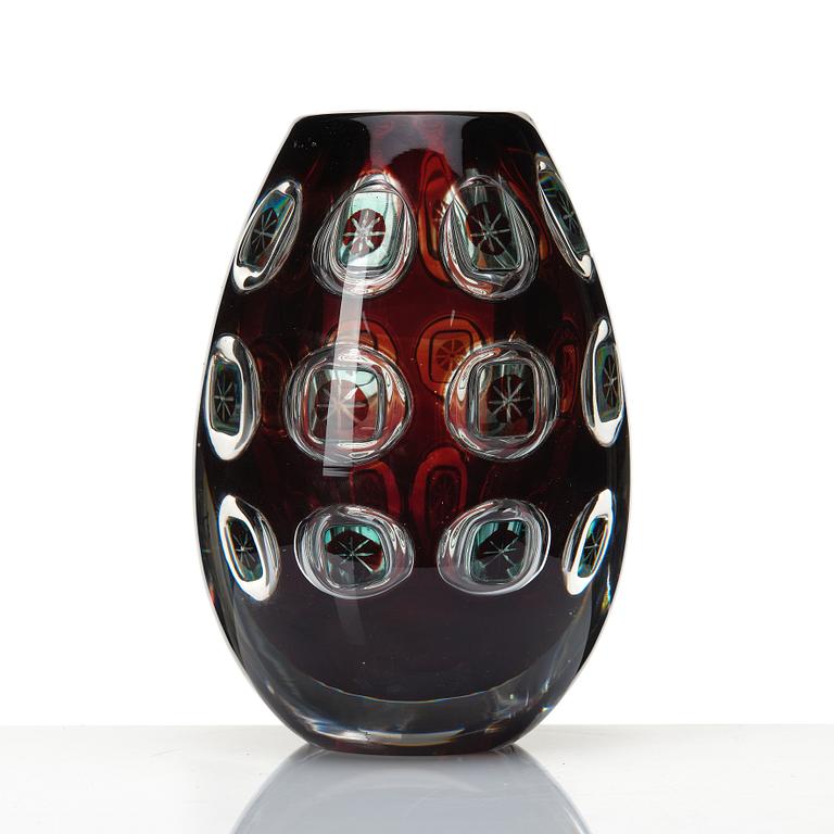 Edvin Öhrström, an 'ariel' glass vase, Orrefors, Sweden 1955.