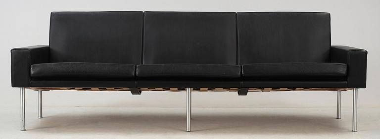 HANS J WEGNER, "Lufthavnsofa", modell GE-34, AP-stolen, Danmark 1950-60-tal.