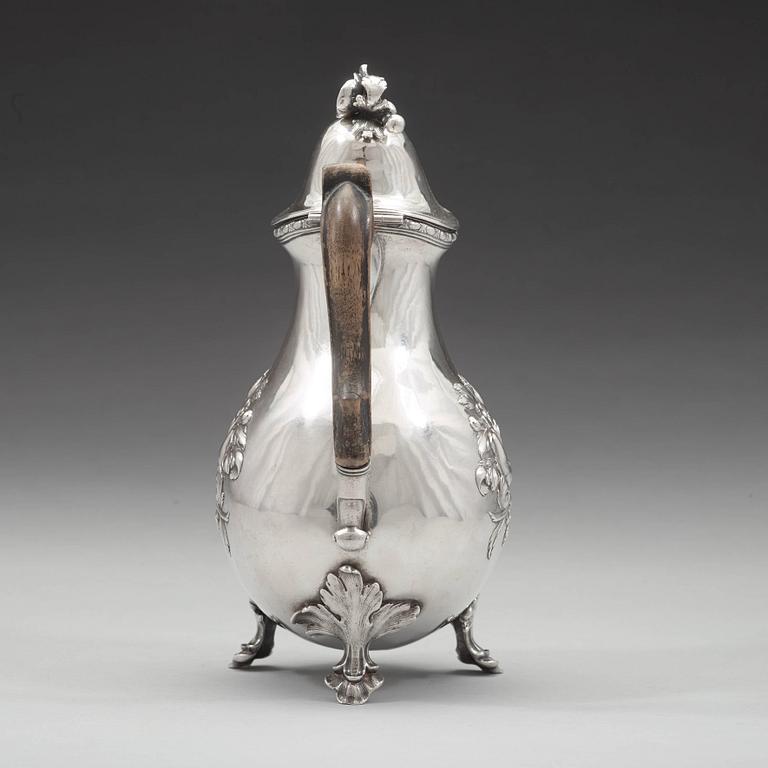 A Swedish 18th century silver coffee-pot, mark of Pehr Zethelius, Stockholm 1777.