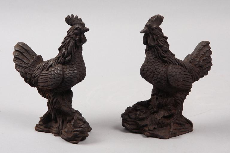 FIGURINER, ett par. Metall, Kina 1900-tal.