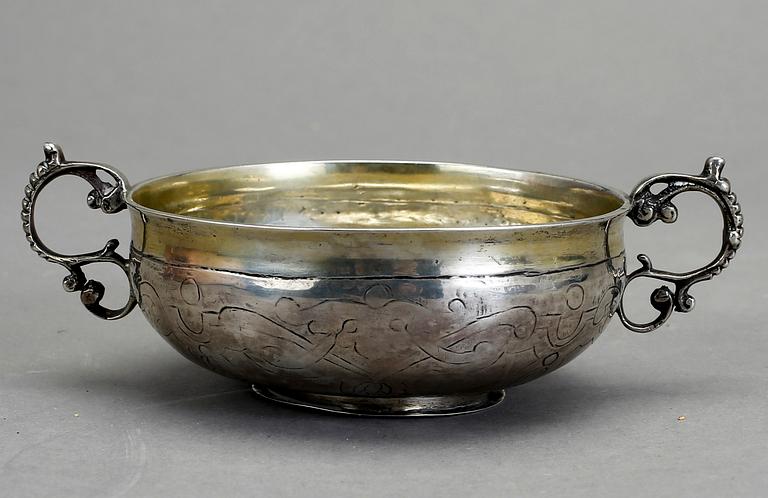 BRÄNNVINSSKÅL, silver, Hans Wiggman, Kalmar, 1712-1761, vikt 86 g.