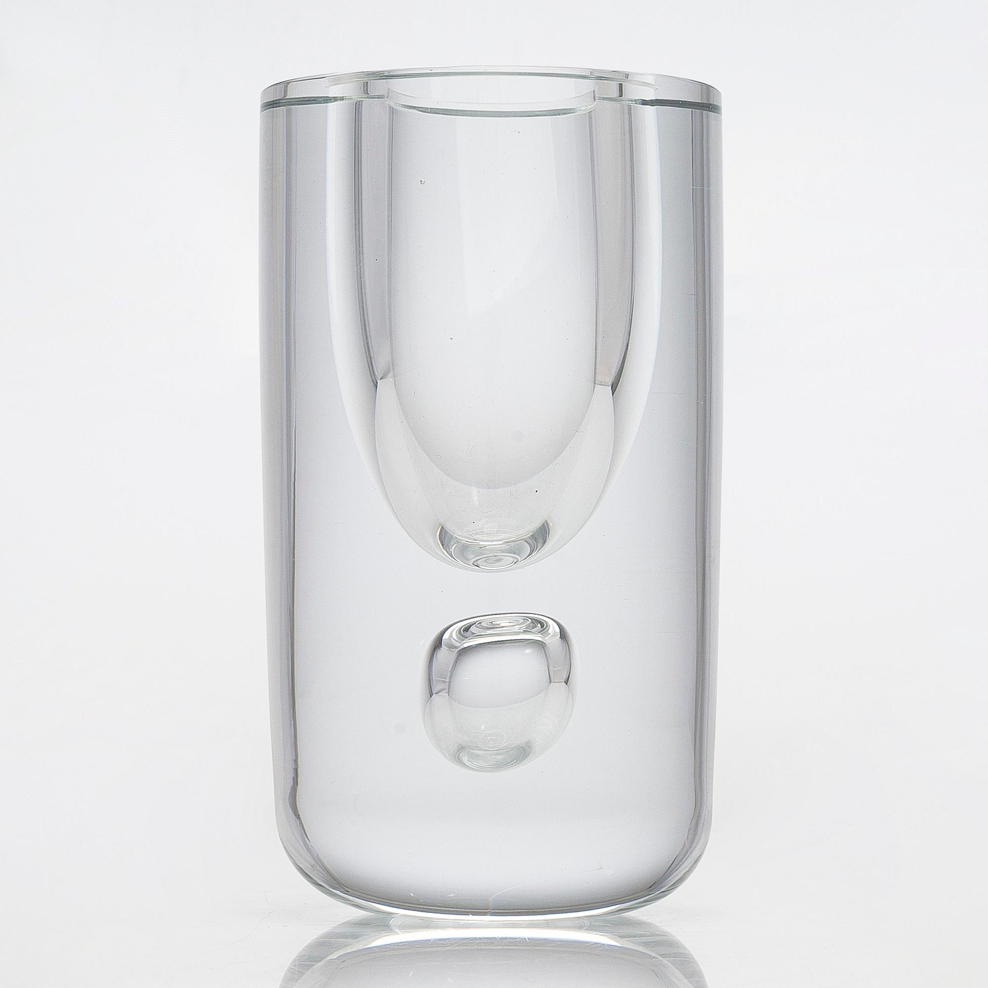 Timo Sarpaneva, an art glass signed Timo Sarpaneva Iittala 1984.