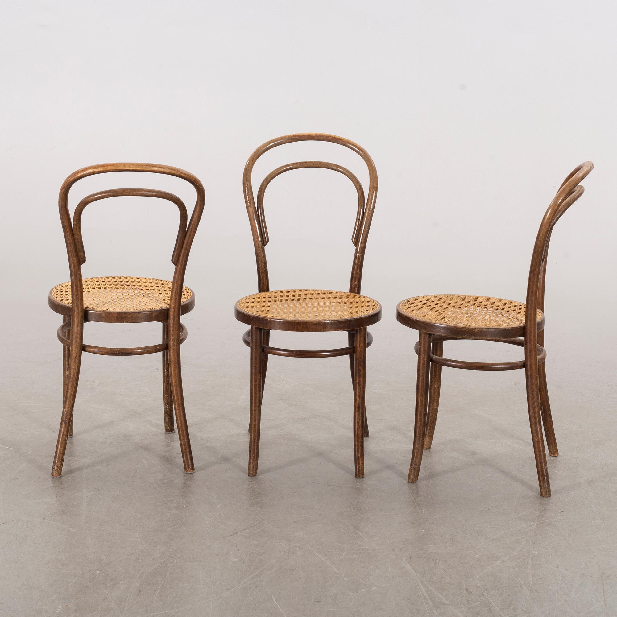 6 CHAIRS, Thonet-style, second half of the 20th century.