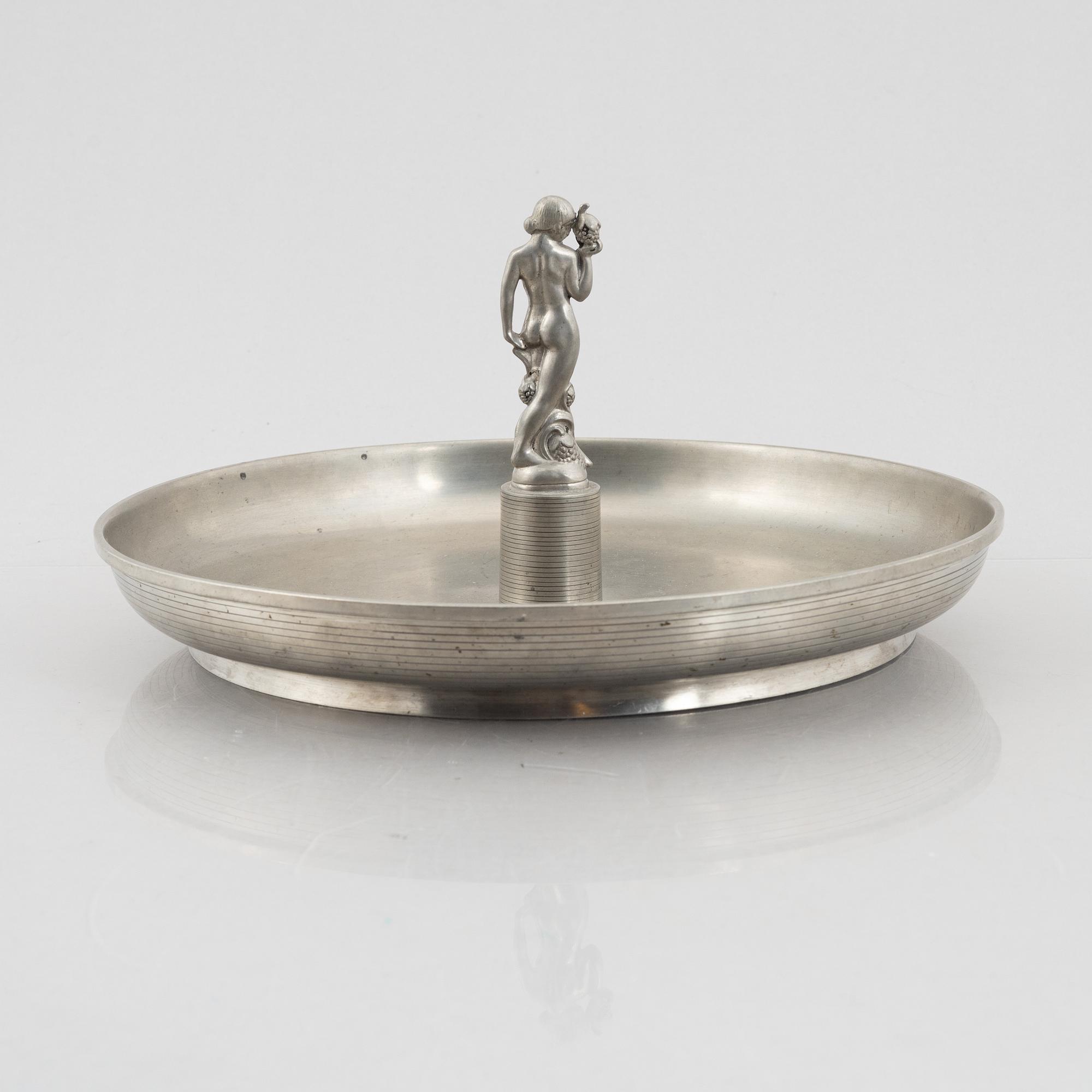 Sylvia Stave, tillskriven, skål, modell "5346", C.G. Hallberg, Stockholm, 1931.