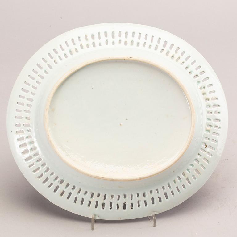 A Chinese Jiaqing porcelain grid bowl and plate.