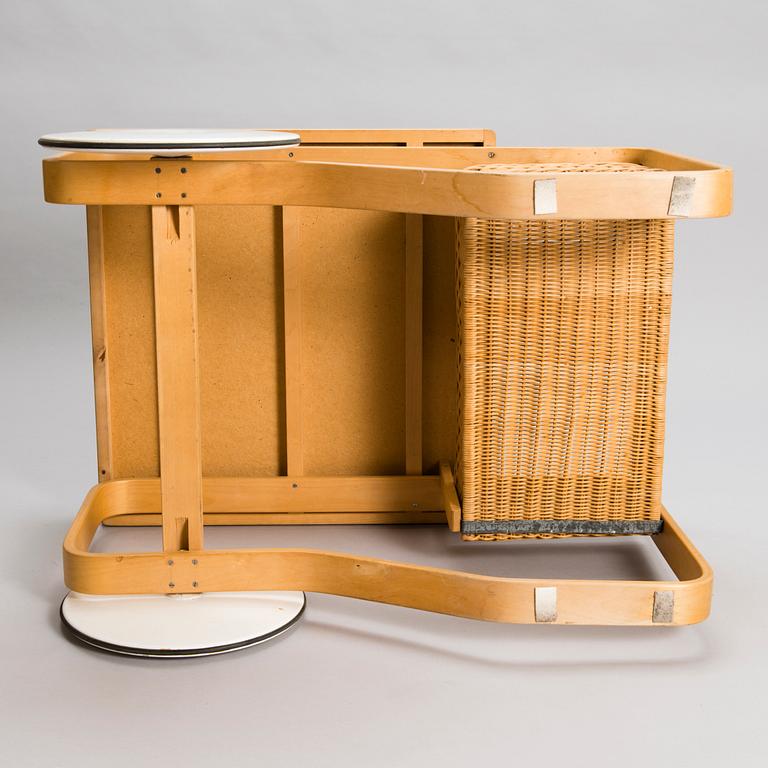 ALVAR AALTO, A 1960s-70s tea trolley model '900 for Artek.