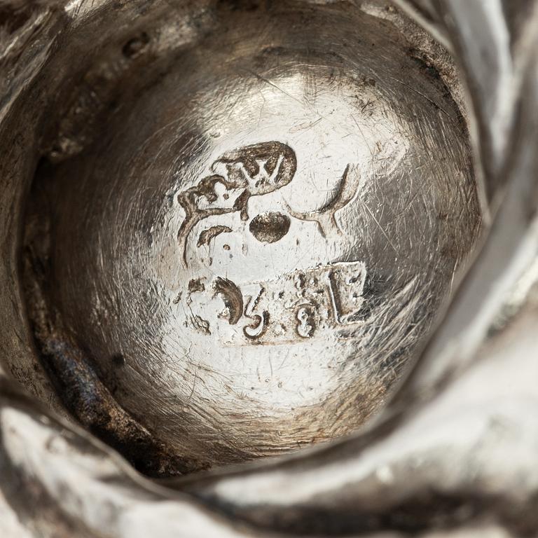 Johan Wennerwall, kryddbössor, ett par, silver, Göteborg 1756. Rokoko.