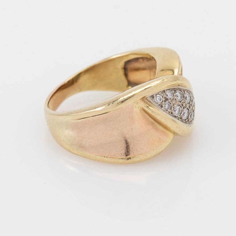Ring, 18k gold with brilliant-cut diamonds.