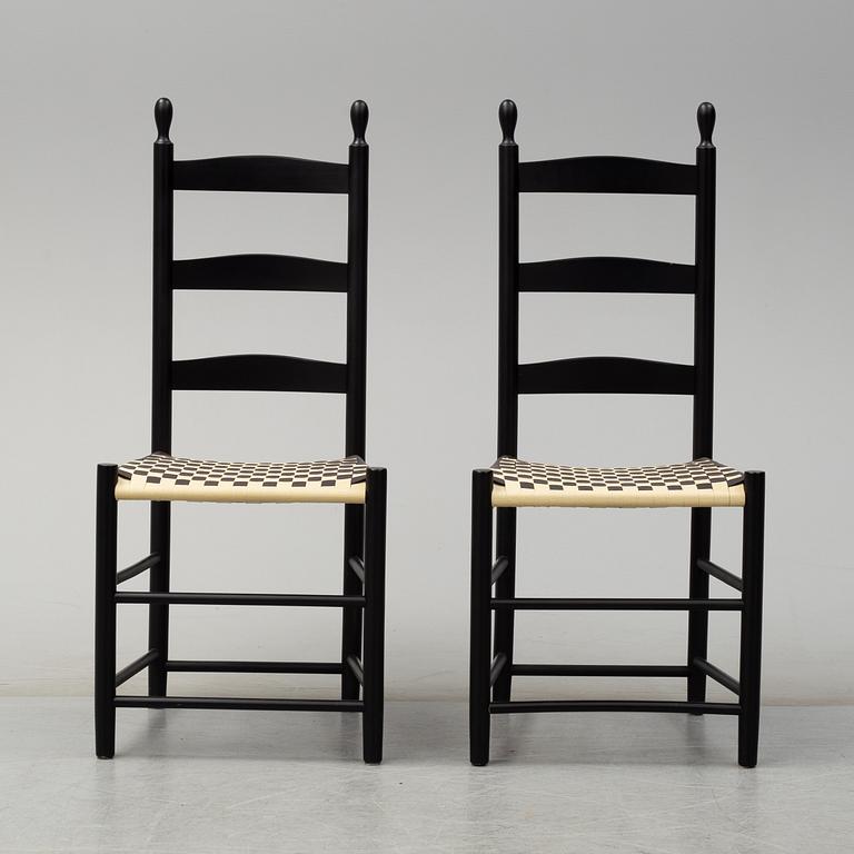 A Shaker style sofa and a pair of chairs, later part of the 20th century.