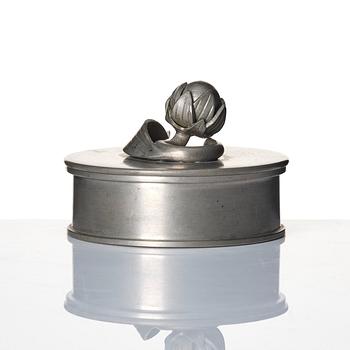 Firma Svenskt Tenn, a lidded pewter box model "32", Stockholm 1930.