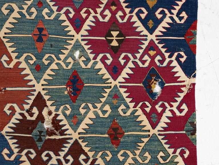 Matta, antik Sivrihisar kelim, Eskişehir området, ca 374 x72 cm.