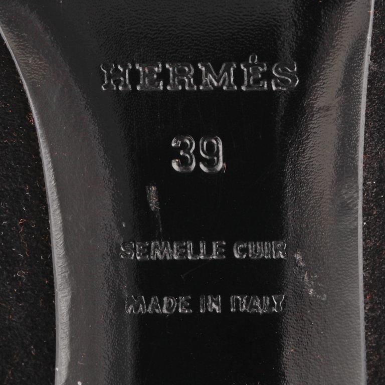 HERMÈS, ett par pumps, storlek 39.