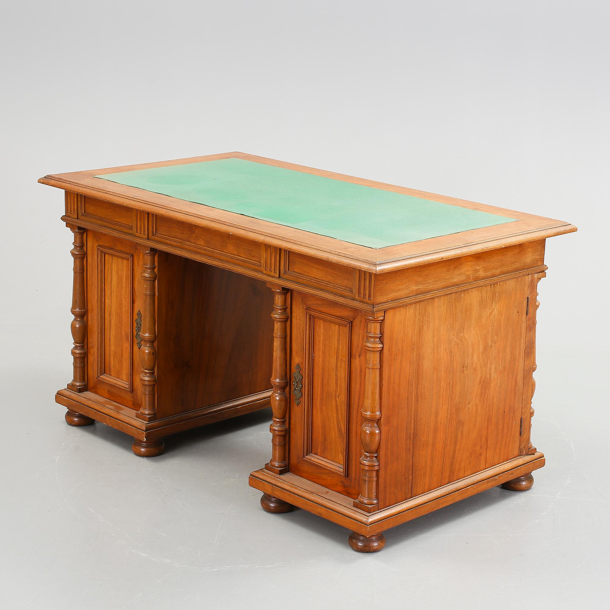 SKRIVBORD. Nyrenässans. 1800-talets slut.