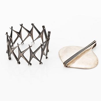 Bracelet and pendant, silver. Pendant by David Andersen, Norway.