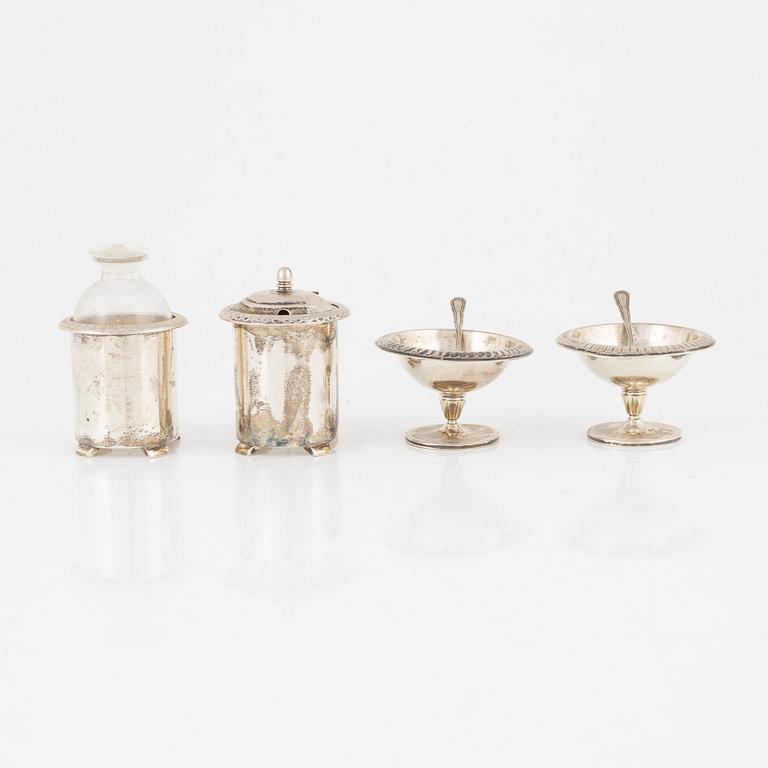 Hovjuvelerare G A Dahlgren Ab, bordssurtout, 5 delar, silver, Malmö 1933-35.