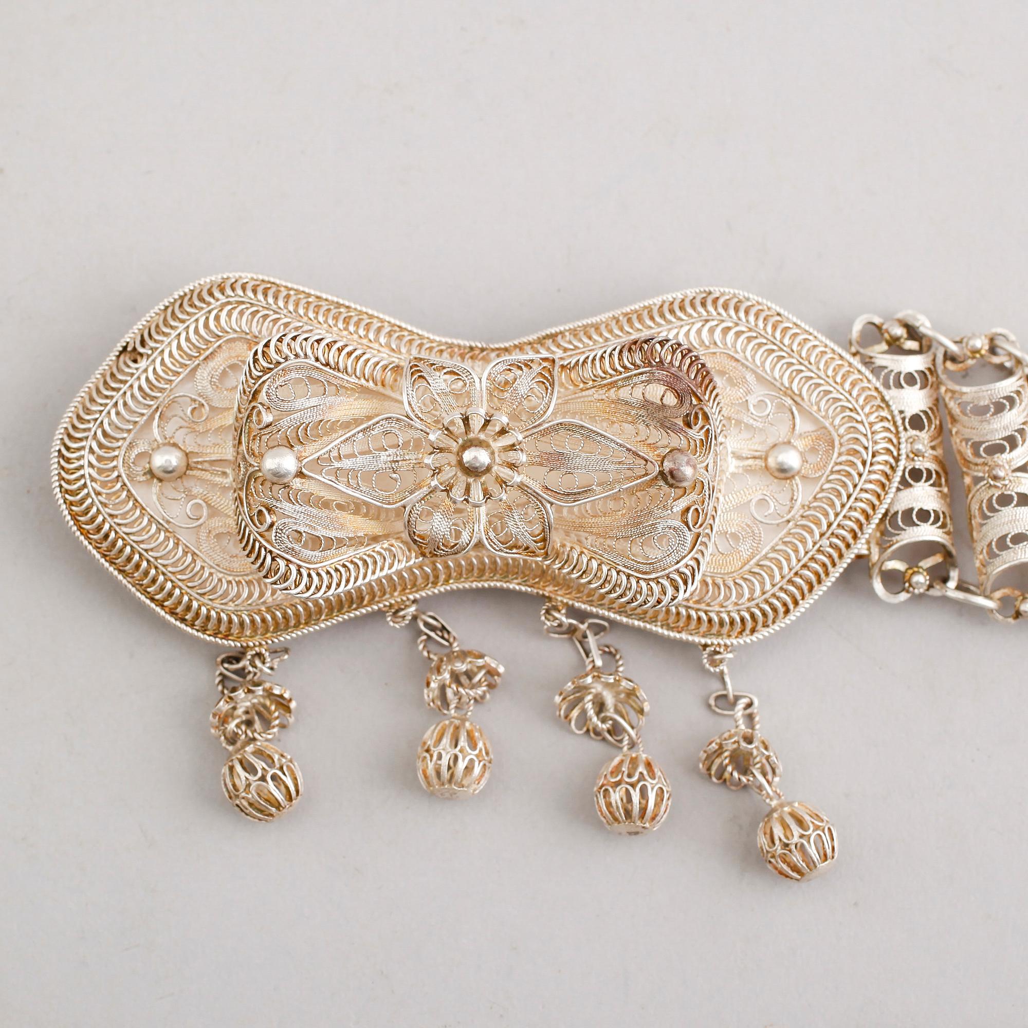 BÄLTE, silver, filigranarbete, sydeuropa. Vikt ca 240 gram.
