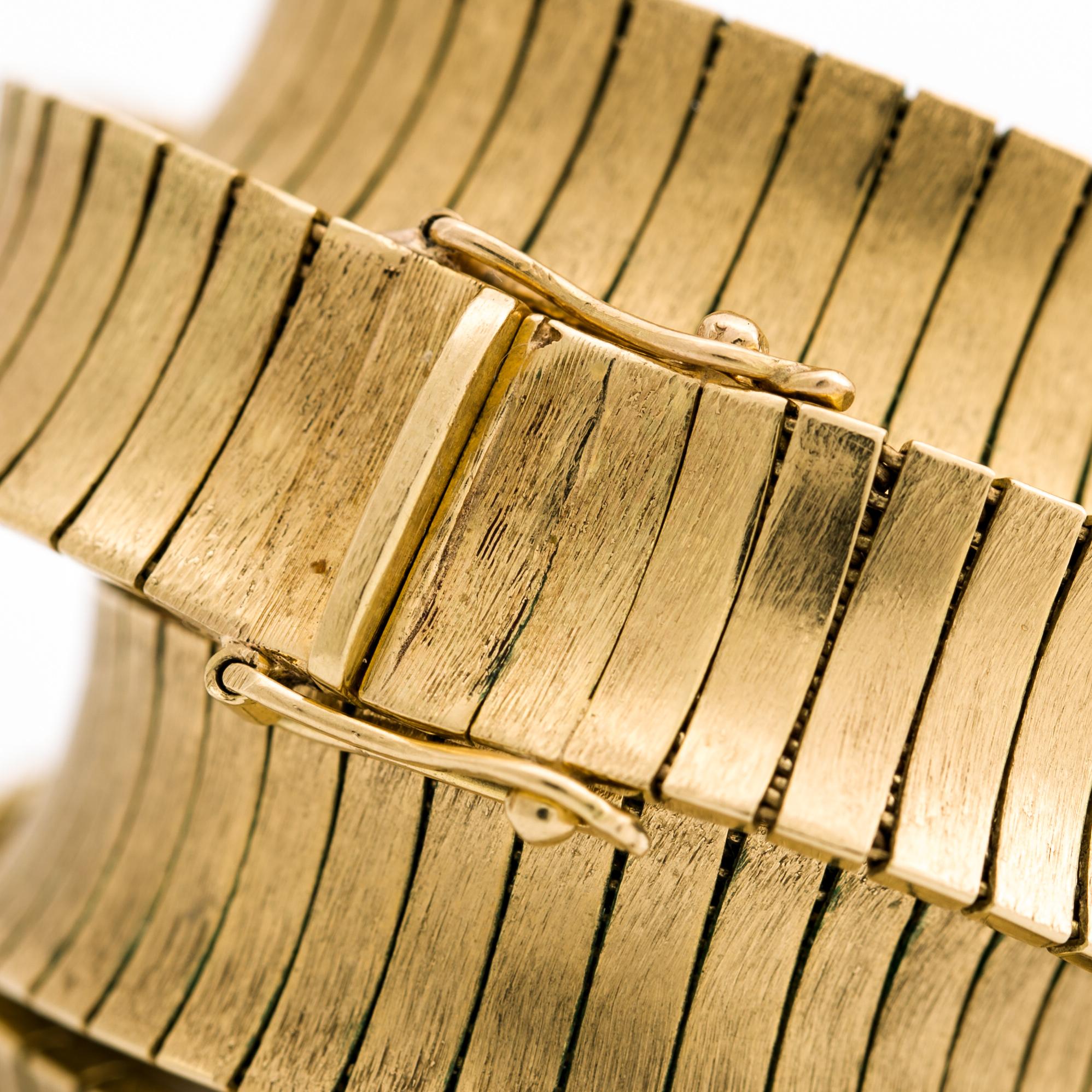 COLLIER, 18K matterat guld.