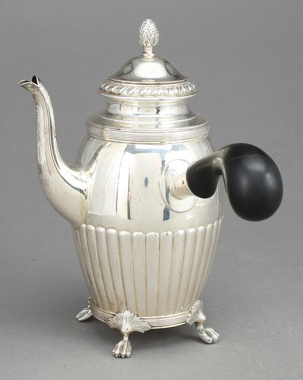 KAFFEKANNA, silver, empirestil, AG Dufva, Stockholm, 1910. Vikt ca 684g.