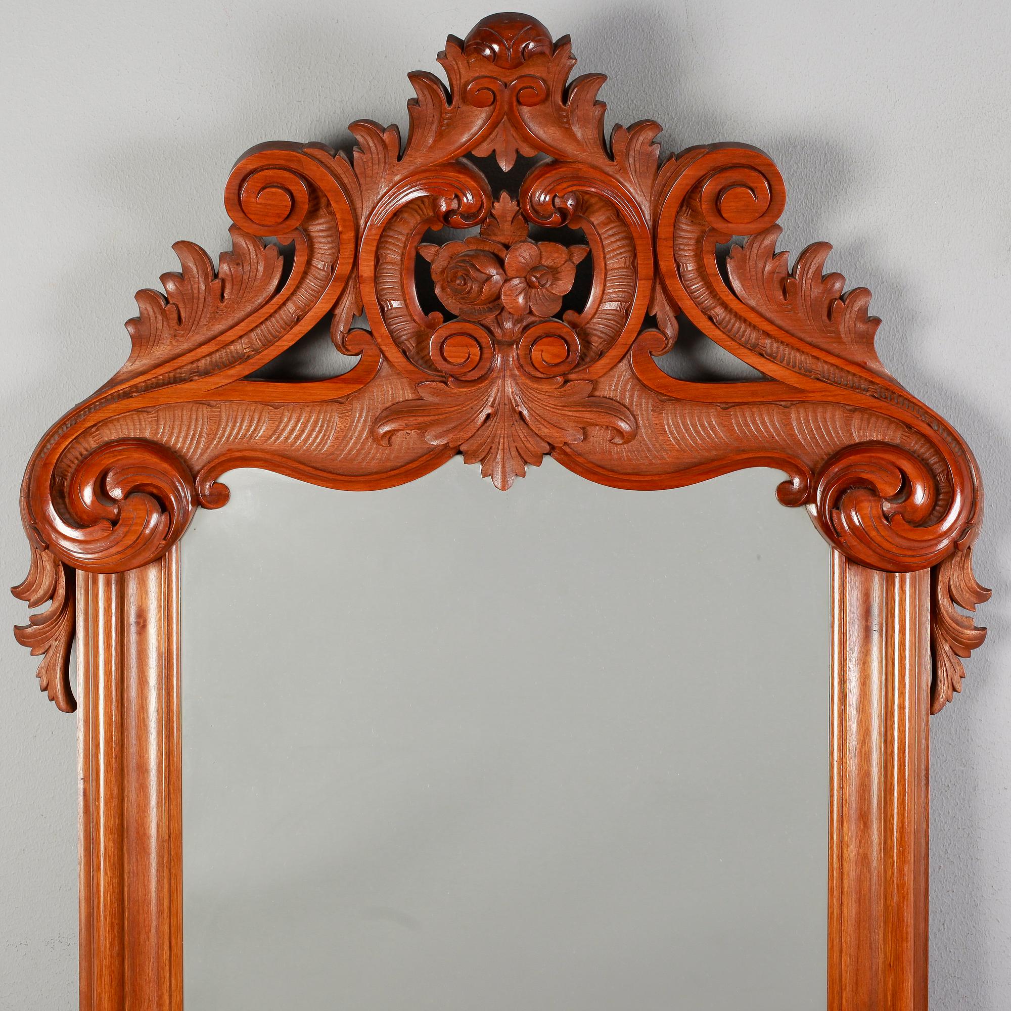 SPEGEL MED KONSOLBORD, 1900-talets första hälft.