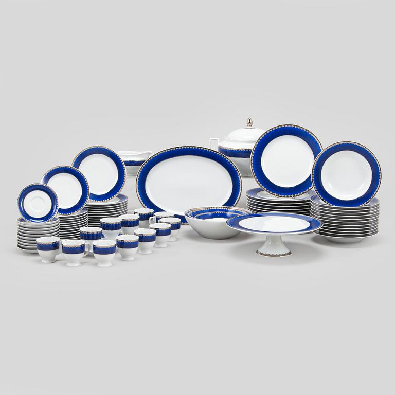 Sigvard Bernadotte, servis, 69 dlr, porslin, "Marianne Royal Blue", Christineholm/Fyrklövern, Millenniumserien 2000.