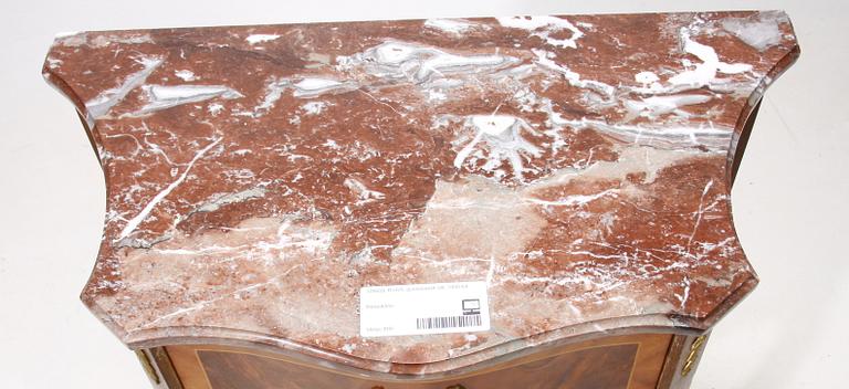 BYRÅ, gustaviansk stil, 1900-tal.