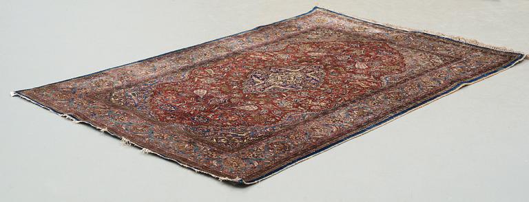 SEMIANTIK SILKE KESHAN. 203,5 x 127 cm.