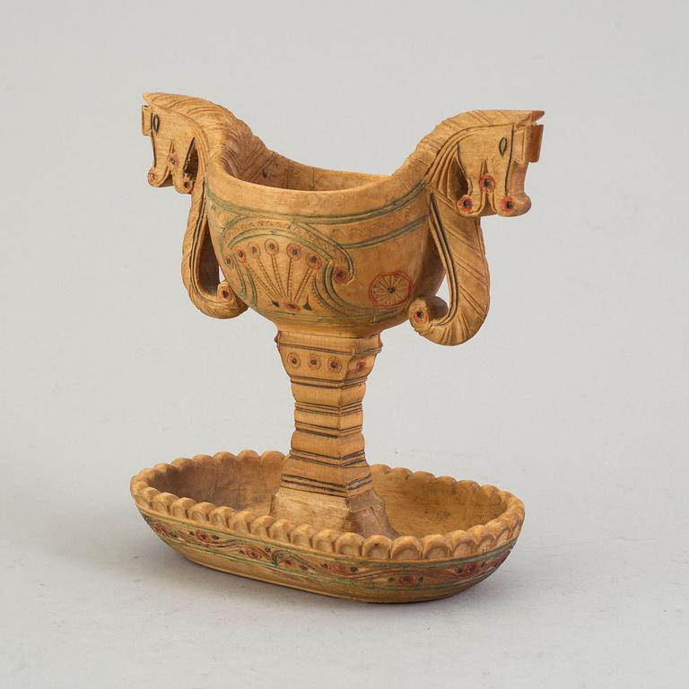 JEMT OLOV PERSON, a wooden sculpted bowl, signed.