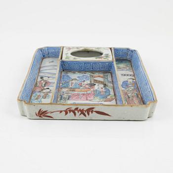 A mandarin porcelain desk stand, Qing dynasty, China, 19th century.