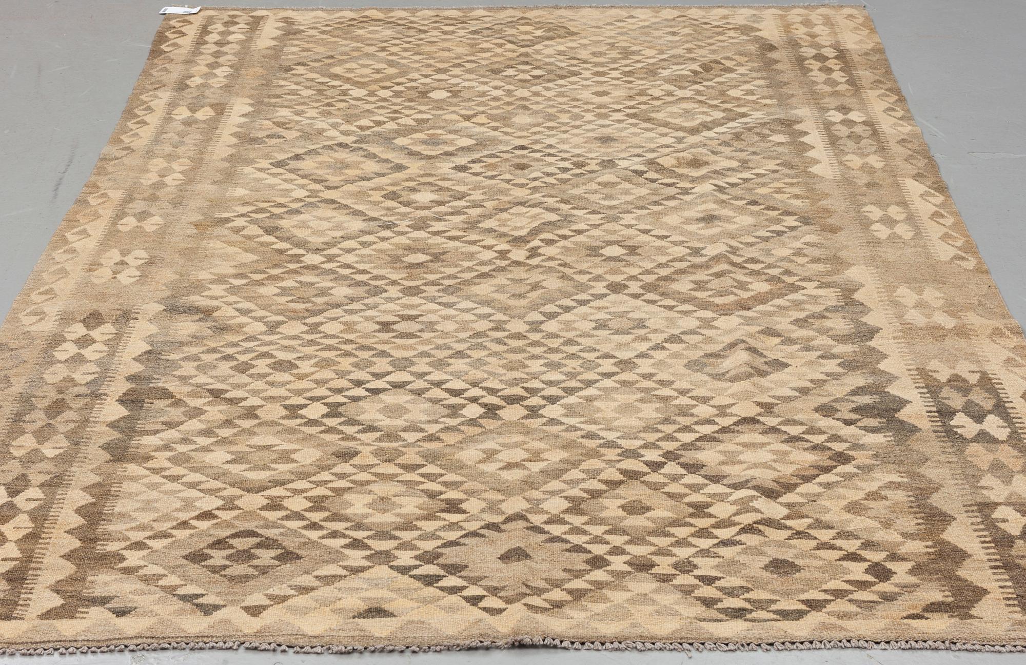 MATTA KELIM 297 X 188 CM.